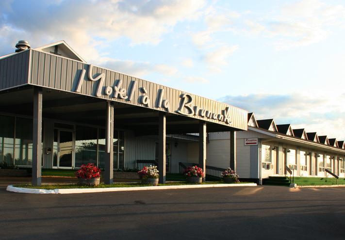 Motel A La Brunante Sainte Anne-des-Chênes Buitenkant foto